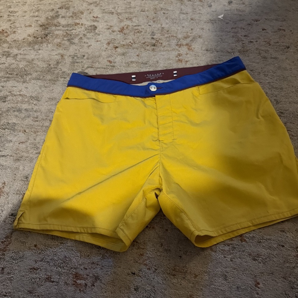 MACKEENE Shorts Mens small Yellow Colorblock Swim Trunks Mesh Lined Back Pocket